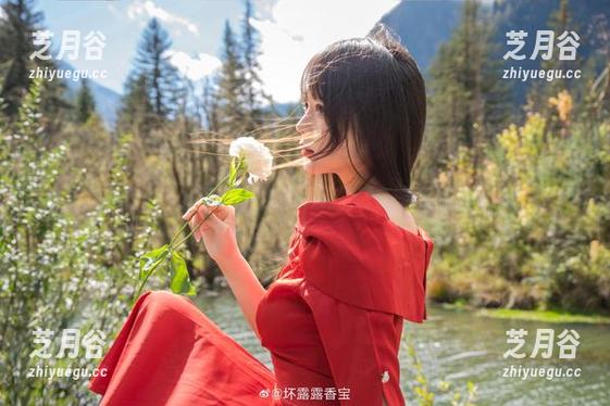 坏露露香宝 坏露露香宝的牛仔裤作品集大揭秘,尽享时尚资源的无限可能