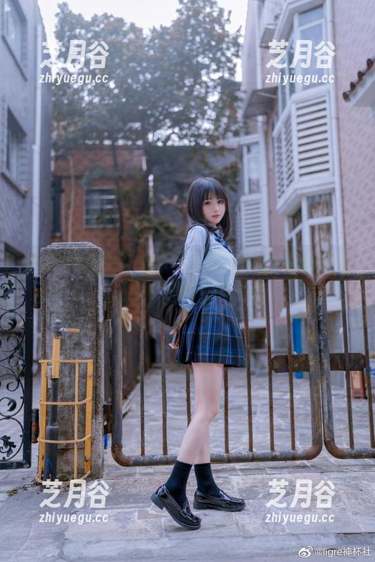 失眠小宁 福利图包重磅推出!失眠小宁的美脚写真,神秘与诱惑并存!
