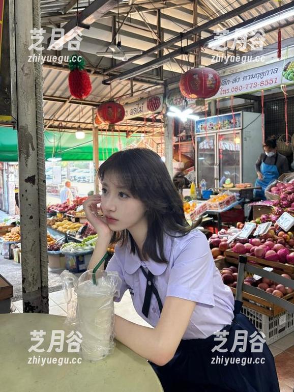 头条女神-杜花花 头条女神 - 高清写真作品:杜花花女孩,传递青春的跃动与无畏的自信