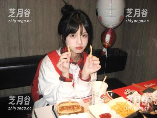 头条女神 - 樊安妮的私拍悍马车车，摄影师视角下的珍贵图片合集