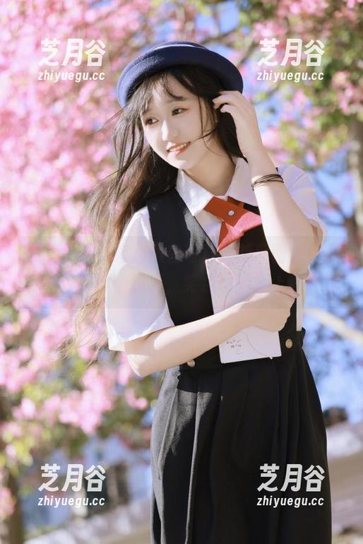 头条女神 - 火儿黑白写真最新原图，结果不仅是颜值爆表，笑点也满分上线！