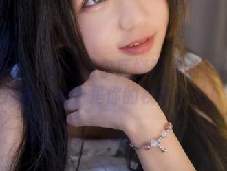 头条女神 – 阿依努尔瓦娅带来的女仆美图精选，绝对是你的视觉享受！