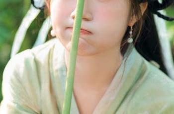 微密圈 – 清新优雅：婉柔yyyy裸足写真在高清图库中的独特魅力