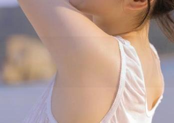 微密圈 – 跟随小玉吃果冻的镜头，欣赏软萌妹纸的唯美作品与美图