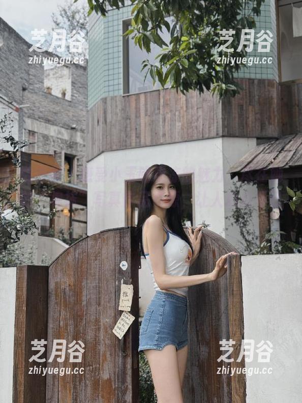 小玉吃果冻 微密圈 - 感受小玉吃果冻的魅力,尽在她的“棉袜”写真作品资源,让人心动不已!