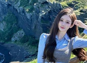 独家发布！小瑶幺幺女友高清写真集，感受她的活力与甜美气息！