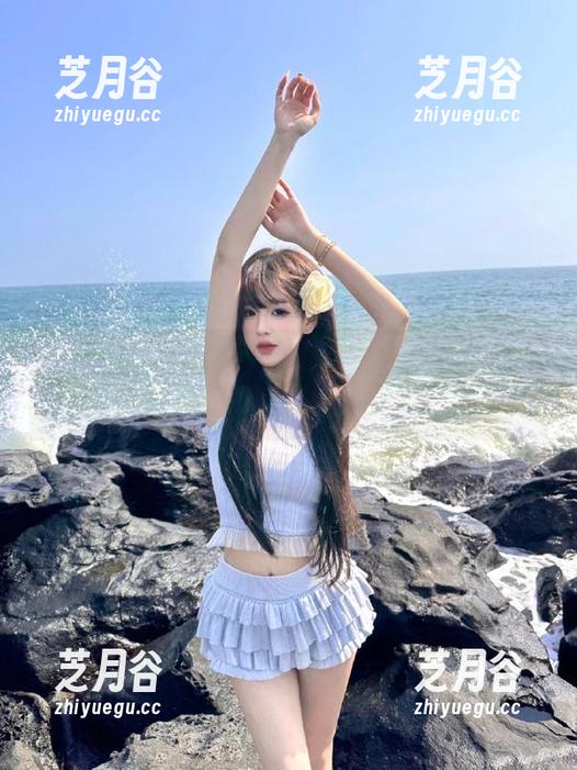 尤果网 - 夏乔清新短裤夏季写真原图资源，一起探索美丽与时尚吧！