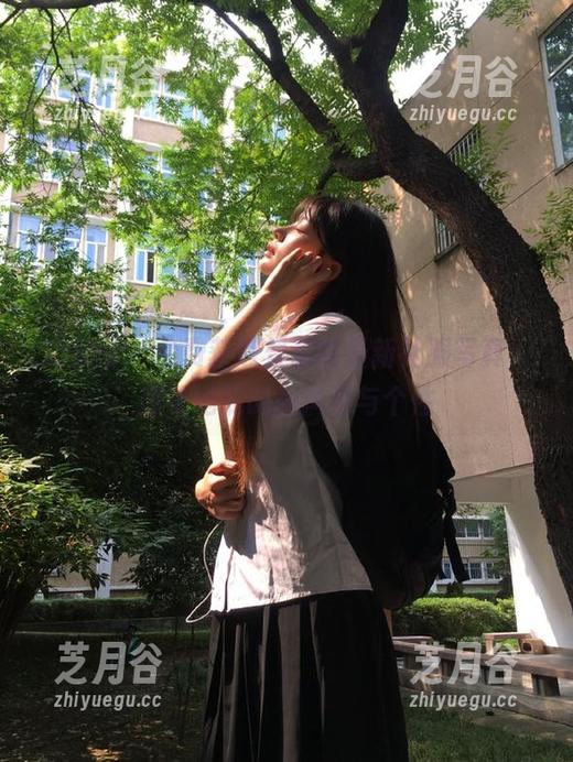 尤果网 - 免费获取景思晴最新礼服写真，感受她的时尚风采与个性
