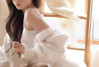 尤果网 – 最新女孩写真分享：李丁丁倾情展现青春的动人瞬间