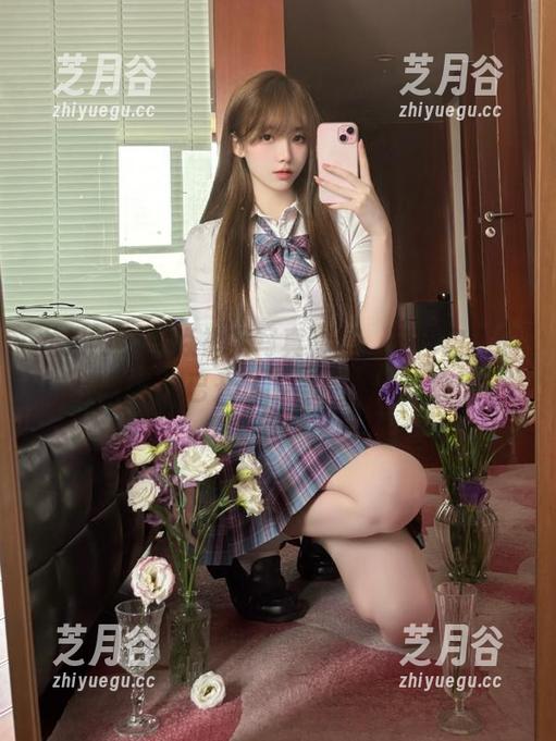 尤果网-李焱 尤果网 - 李焱裸足写真套图,来自自然的灵感,现已开放下载,快来体验!