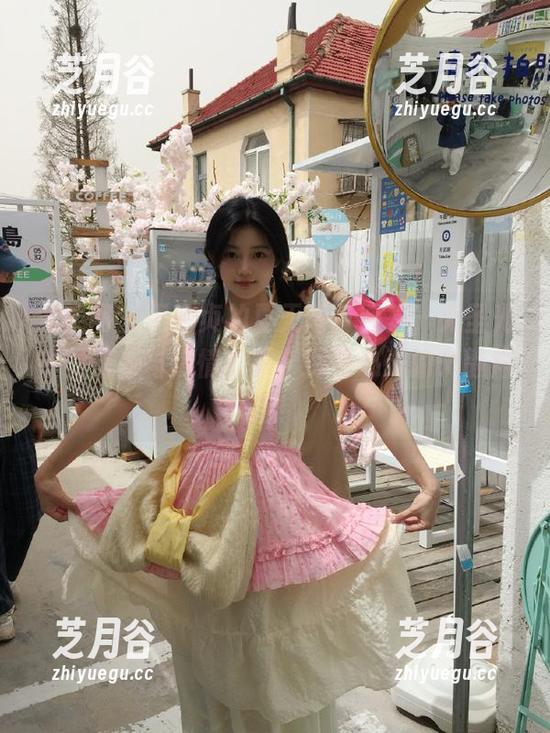 尤果网-王幼贞 尤果网 - 王幼贞的夏天写真合集,无圣光中的清凉与热情交织,探寻心灵的宁静角落!