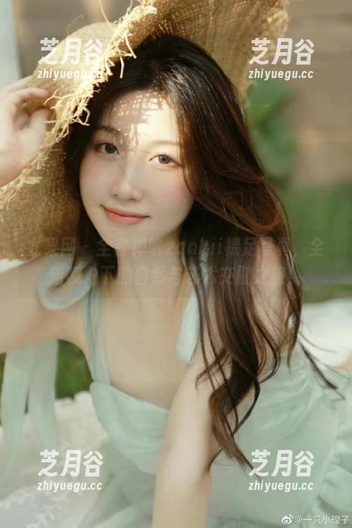 尤果网-禅叽zankii 尤果网 - 全套禅叽zankii裸足写真,全新视角下的自然与艺术交融之旅!