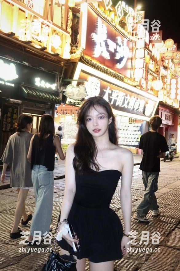 尤果网 - 糖果的天台写真作品：无圣光下展现独特的少女魅力