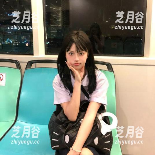 尤果网-颜亦汐 尤果网 - 颜亦汐教室私拍合集:在镜头下定格每一个动人瞬间