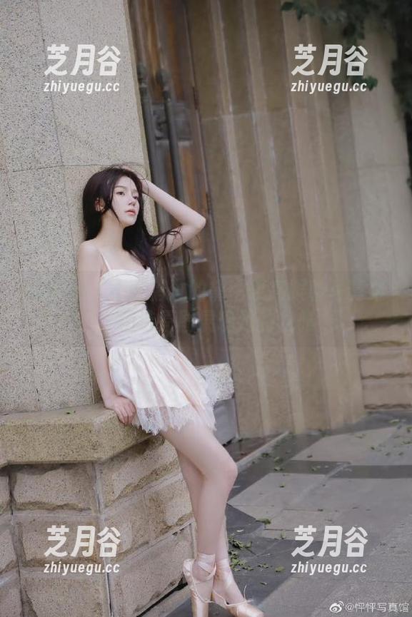 尤果网-黛蓓琪 尤果网 - 不可错过的黛蓓琪高跟鞋写真集:精选原图展现她的优雅