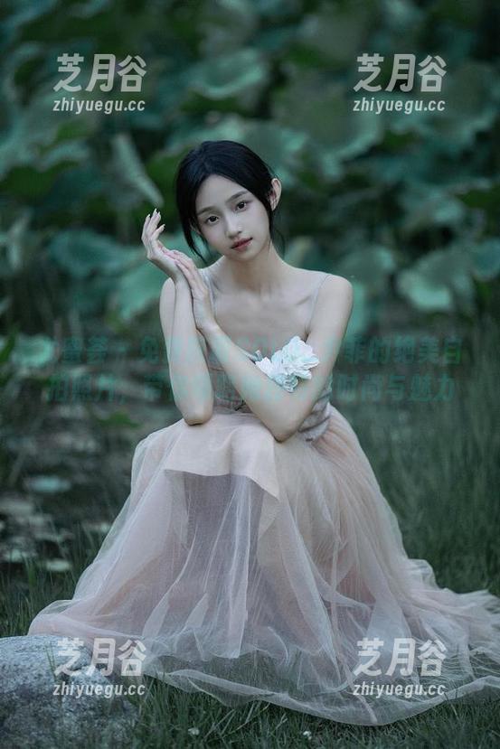 尤蜜荟 - 免费获取SOLO_尹菲的绝美自拍照片，带你领略她独特的时尚与魅力