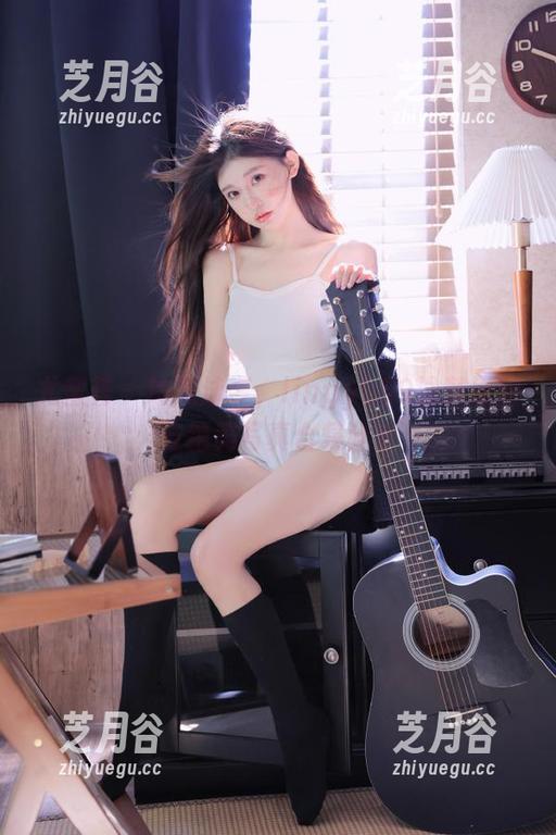 尤蜜荟 - 玲珑泳姿，lingyu69泳装原图与绝美写真合集分享