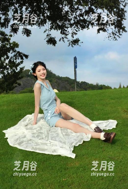 尤蜜荟-小海臀Rena 尤蜜荟 - 与小海臀Rena一起,感受她私拍图片中的日常小确幸