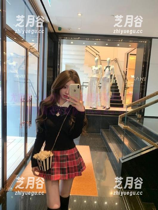 尤蜜荟-心妍小公主 尤蜜荟 - 心妍小公主的睡衣写真作品集,超凡资源带给你非凡视觉享受!