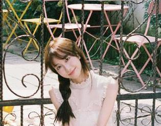 尤蜜荟 – 是小逗逗的写真精选，展示死库水之美与无尽的魅力
