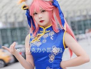 当巧克力小圆面包遇上五更琉璃新春旗袍，高清美图笑料满满！