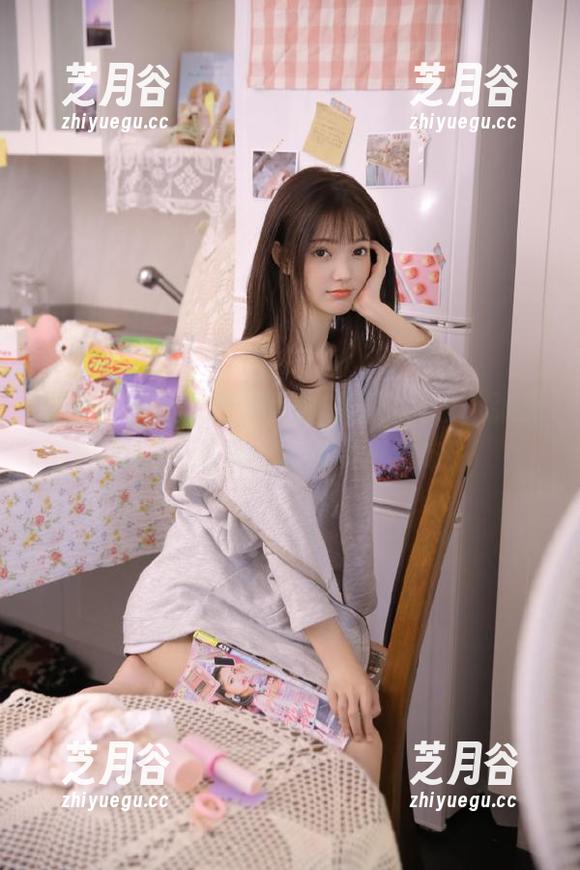微密圈 - 一次性满足你的视觉需求，张思允的礼服黑丝套图资源发布！