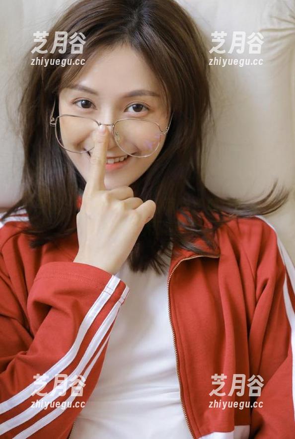 张思允 微密圈 - 张思允白丝写真幻想曲:唯美合集带给你无限遐想!