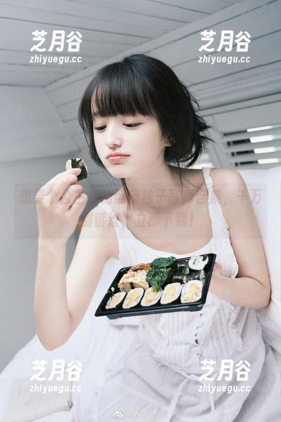 想要个公主抱的可爱袜子写真合集，千万别错过，立即下载！