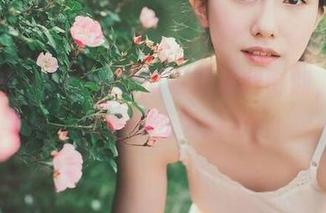 推女神 – 施忆佳校园写真福利时刻，释放青春的无限魅力