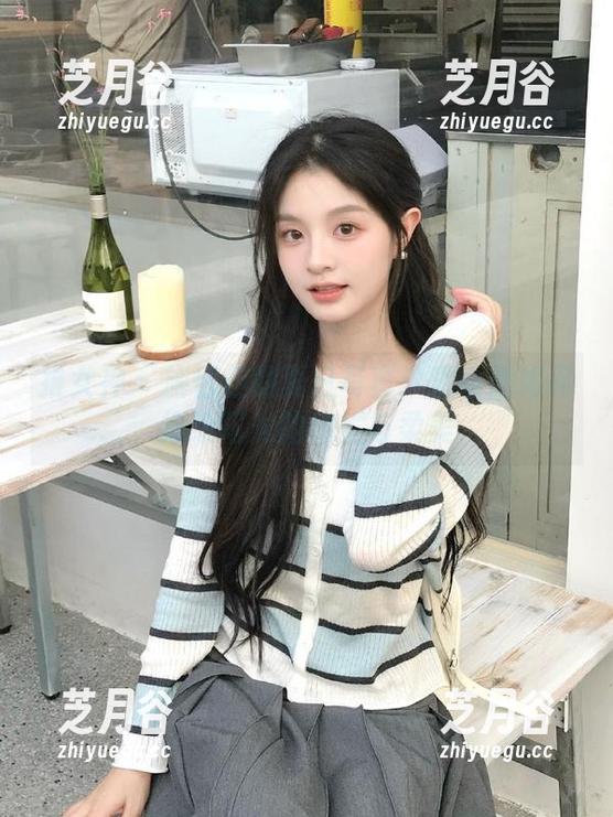 推女神-施忆佳 推女神 - 施忆佳的夏日写真:观看她如何描绘阳光的绚烂与柔美