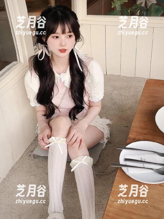 推女神 - 修女的灵魂诗篇，施忆佳的图库分享带你走入梦幻与现实交汇处