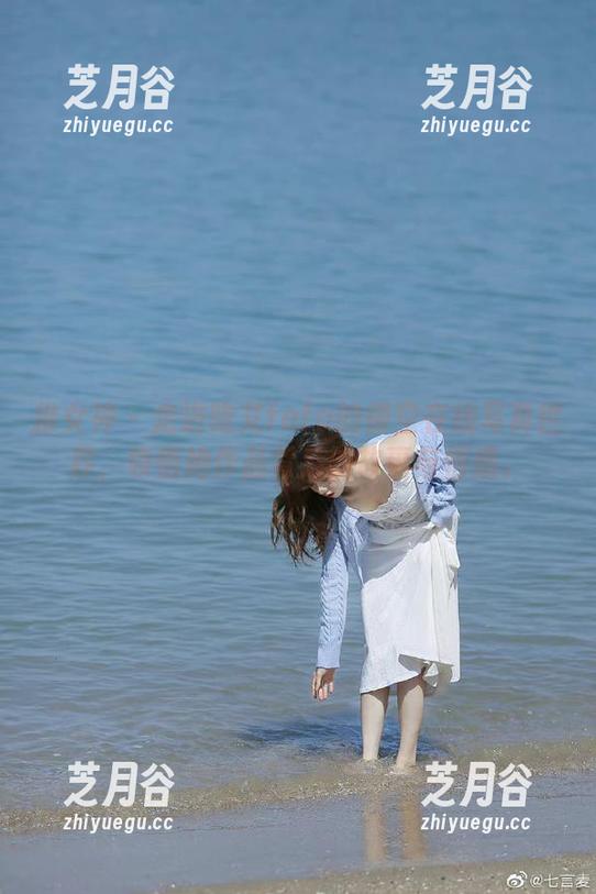 推女神-晓艾fafa 推女神 - 走进晓艾fafa的镂空在线写真世界,领悟她作品背后的故事与情感。