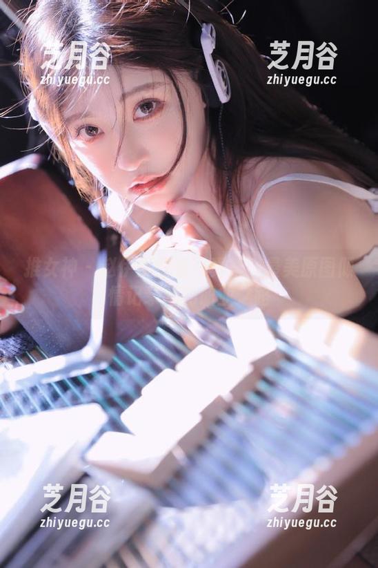 推女神-赵伊彤 推女神 - 赵伊彤空姐写真集:最美原图倾情记录她的职业之路
