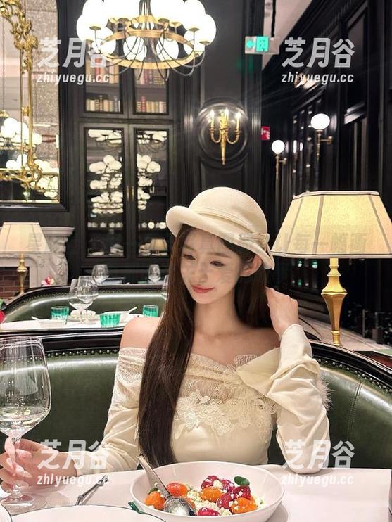 星颜社-恩一 星颜社 - 恩一夏天写真图册:让每一幅画面都诉说关于爱的故事