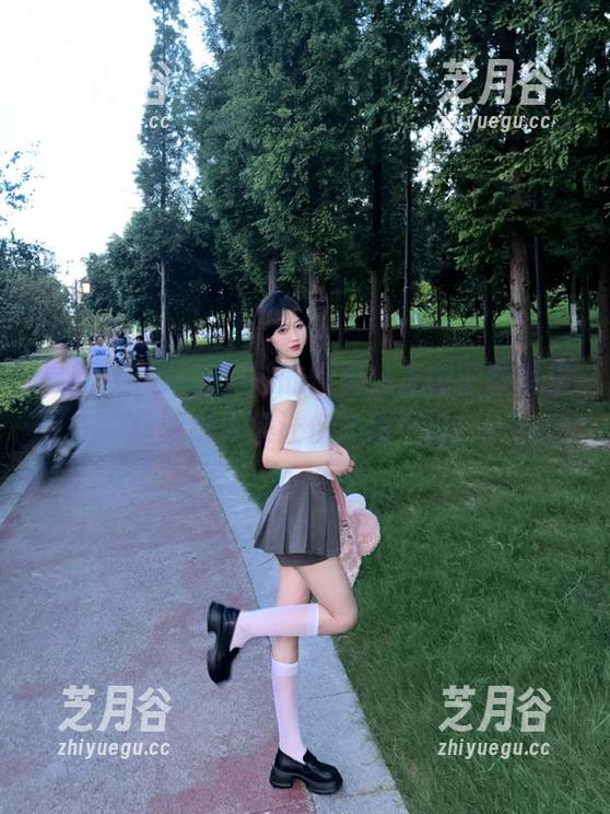 星颜社-王俪丁呀 星颜社 - 从未见过的惊艳,王俪丁呀裤里丝壁纸合集让你心动不已!