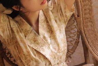 星颜社 – 转转Lisa的粉色世界：高清图片中那些笑泪交织的自嘲时刻