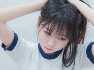 与是依酱吖共度夏日，独特私拍图包让你拥抱清凉时光！
