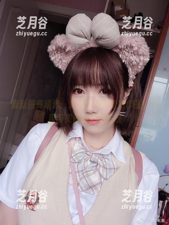 是本末末 最新图库精选:是本末末的空姐作品,飞翔与美丽的完美交织