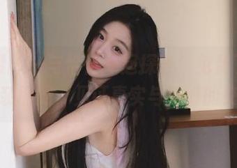 月下摄影 – 与恰恰一起探索，免费下载生活套装图册，见证真实与美好的交融！
