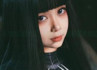 开启末夜787的幻想之旅，精彩cos原图展现她的女王气质