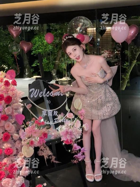 微密圈 - 精致套图分享，李嘉欣97女神系列让你沉醉在美丽之中