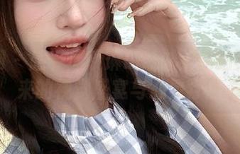 果团网 – 感受周琰琳LIN白裙私拍美图带来的视觉盛宴与心灵疗愈
