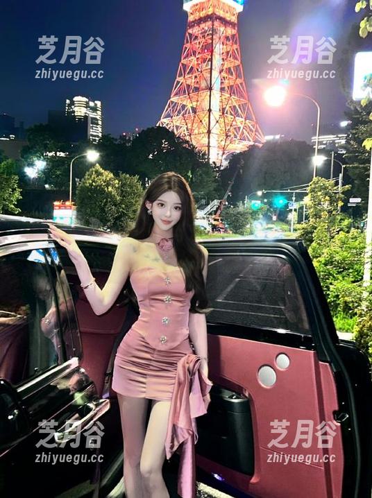 果团网-莫雅琪 果团网 - 交织美味与艺术:莫雅琪厨娘无圣光写真图包全新发布