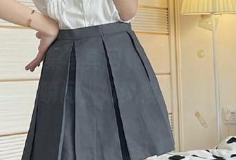 果团网 – 全集写真回顾：蜜桃Q妹儿与奶牛的甜蜜瞬间，如梦似幻的视觉体验