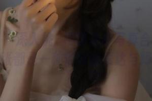 微密圈 – 深入桃沢樱呀灰丝写真合集：每一张都是一种情感的表达与释放