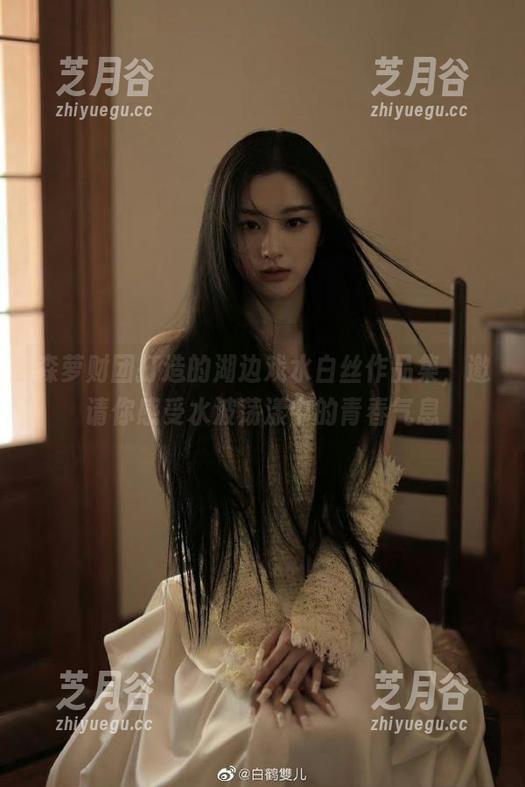 森萝财团 森萝财团打造的湖边戏水白丝作品集,邀请你感受水波荡漾中的青春气息