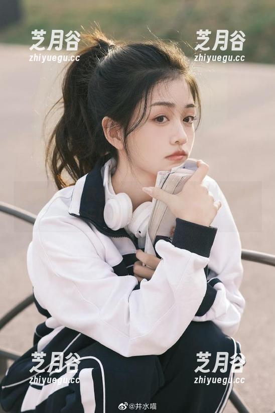 森萝财团 让我们一起欣赏森萝财团《晴涩-18E4K》中的精美照片与美图