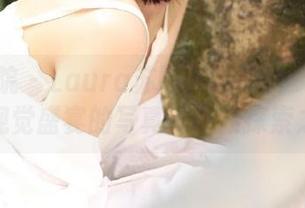 模范学院 – Laura苏雨彤的透明梦境：一场视觉盛宴的写真作品集探索之旅