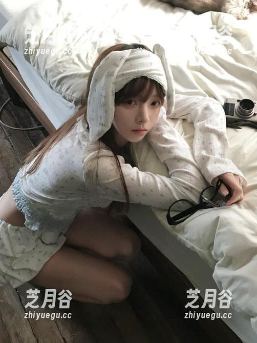 模范学院-熊吖BOBO 模范学院 - 熊吖BOBO携睡衣福利而来:原图解锁最可爱的瞬间!