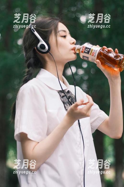 模范学院 - 谁能抗拒？董林越女神写真原图揭秘，照片中的她真是美得不要不要的！